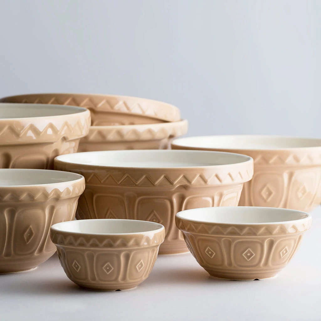 Mason Cash Cane Mixing Bowl 24cm/2L 5 Mason Cash Cane Mixing Bowl 24cm/2L - Image 3